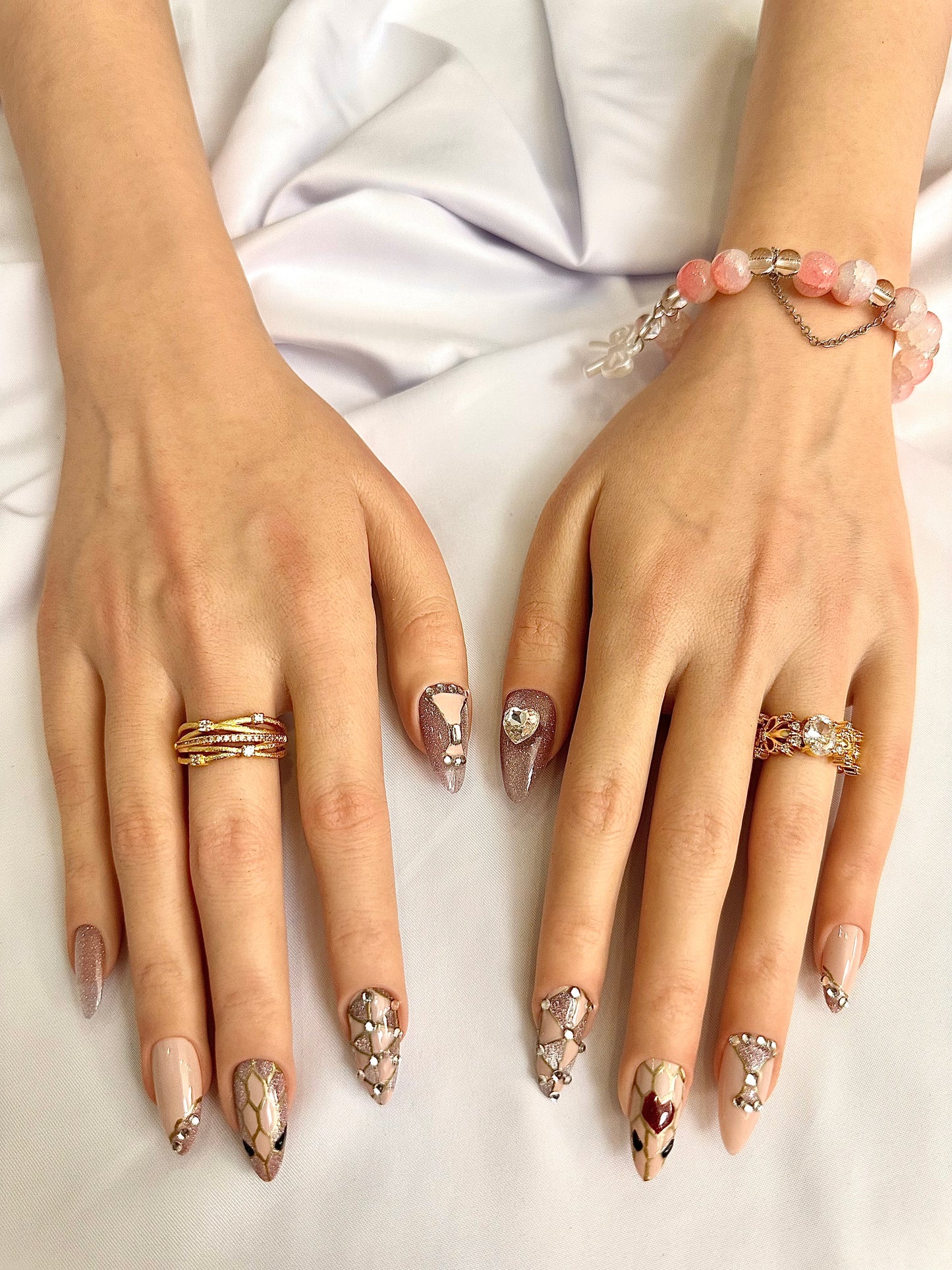 A405 寶格麗蛇頭美甲-粉